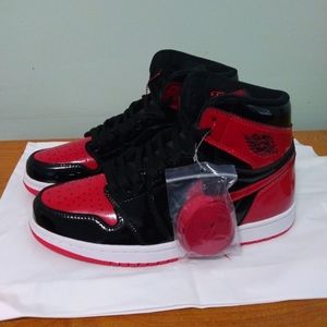 Air Jordan 1 og high patent bred